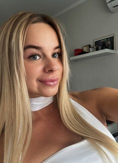 Alisa - escort in Dubai Photo 1 of 6