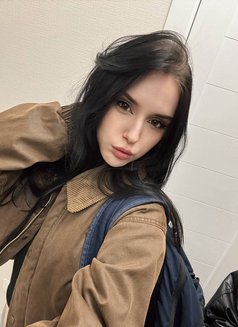 Alisa - escort in Hong Kong Photo 1 of 8