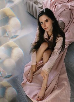 Alisa - escort in Hong Kong Photo 5 of 8