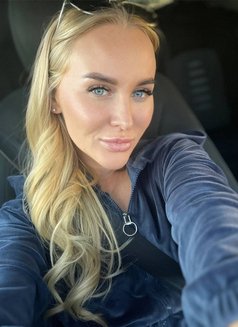 Alisa - puta in Jeddah Photo 1 of 14