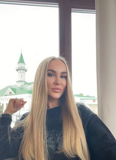 Alisa - puta in Jeddah Photo 2 of 14