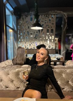 Alisa - puta in Jeddah Photo 14 of 14