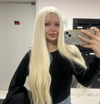Alisa - escort in Paris