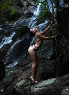 Alisa - puta in Phuket Photo 3 of 10