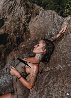 Alisa - puta in Phuket Photo 4 of 10