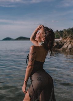 Alisa - puta in Phuket Photo 9 of 10