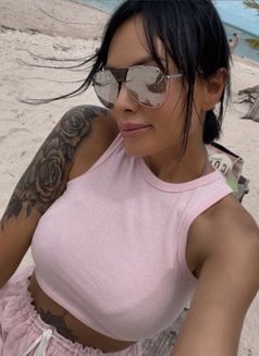 Alisa - puta in Phuket Photo 3 of 6