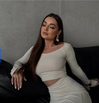 Alisa - escort in Singapore