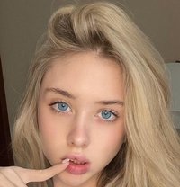 ALISA - puta in Singapore Photo 1 of 5