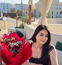 Alisa - puta in Muscat Photo 1 of 6