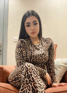 Alisa - escort in Riyadh Photo 3 of 9