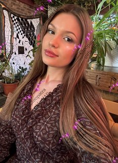 ALISA YOUNG AND SEXY - escort in Abu Dhabi Photo 8 of 9