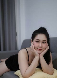 Alisa13 - masseuse in Muscat Photo 4 of 8