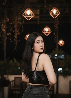 Alisa13 - masseuse in Muscat Photo 5 of 8