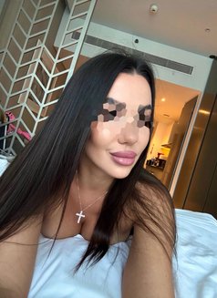 Alise - escort in Abu Dhabi Photo 10 of 10