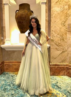 Alise - escort in Abu Dhabi Photo 4 of 10