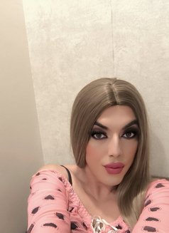 Alise - Transsexual escort in Tashkent Photo 1 of 2
