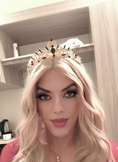 Alise - Transsexual escort in Tashkent Photo 2 of 2