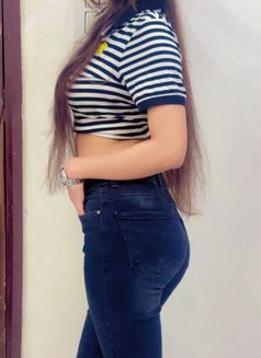 Avantik Independent Real Meet & Cam Fun, - puta in New Delhi Photo 1 of 19