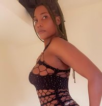 Alisha Baby - puta in Pune