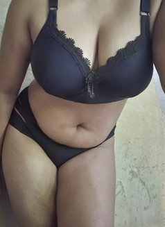 Alisha Cam Girl/verify free - puta in Colombo Photo 4 of 9