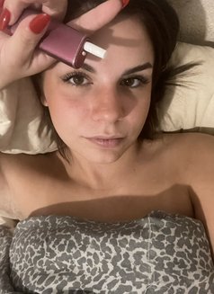 Alisha - escort in Amman Photo 1 of 3