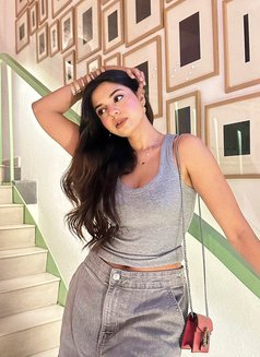 Alisha - escort in New Delhi Photo 1 of 4