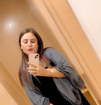 Alisha Independent Call Girls 24x7 - puta in Guwahati