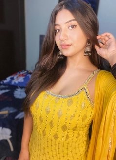 Alisha Independent Call Girls 24x7 - puta in Noida Photo 1 of 4