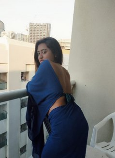 Alisha Indian Busty Girl - puta in Dubai Photo 3 of 4
