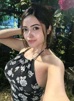 Alisha - escort in Lucknow Photo 1 of 3