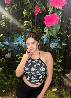 Alisha - escort in Lucknow Photo 2 of 3