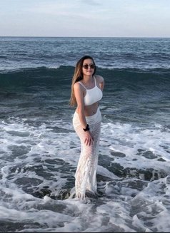 Alisha - escort in Pune Photo 11 of 17