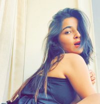 Alisha - puta in Pune Photo 4 of 8