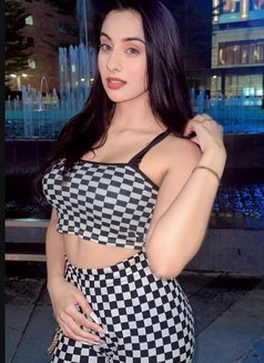 Alisha indian - puta in Dubai Photo 1 of 7