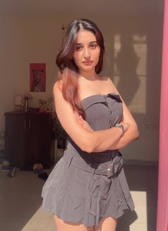 Alisha - puta in Muscat Photo 4 of 5