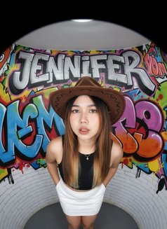 Alisha - masseuse in Surabaya Photo 2 of 3