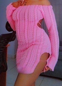 Alisha - escort in Cairo Photo 2 of 3