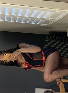 Alisha - puta in Dubai Photo 1 of 3