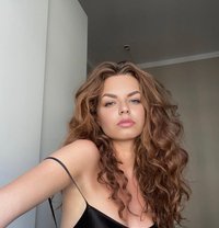 Alisia - puta in Beijing