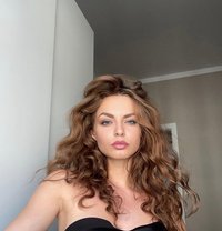 Alisia - puta in Beijing