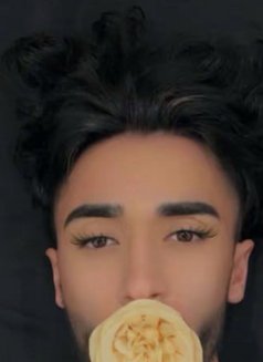 Alix - masseur in Abu Dhabi Photo 1 of 2