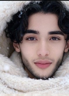 Alix - masseur in Riyadh Photo 1 of 2