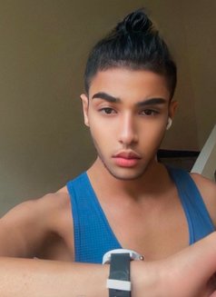 Alix - Masajista in Abu Dhabi Photo 3 of 3