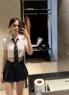 AlixiaFoxCumAlot - Transsexual escort in Manila Photo 9 of 9
