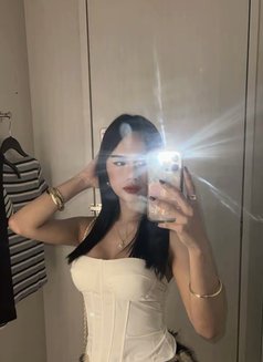 AlixiaFoxCumAlot - Acompañantes transexual in Manila Photo 6 of 7