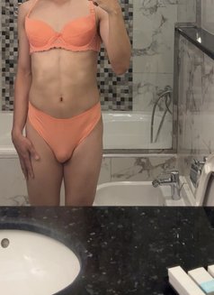 Alixr39 - Male escort in Dubai Photo 3 of 8
