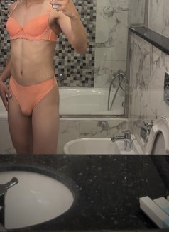 Alixr39 - Male escort in Dubai Photo 4 of 8