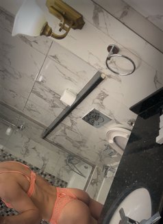 Alixr39 - Male escort in Dubai Photo 5 of 8