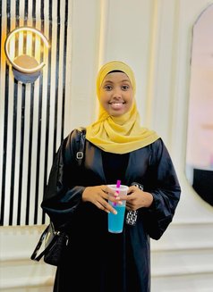Aliy - escort in Muscat Photo 2 of 3